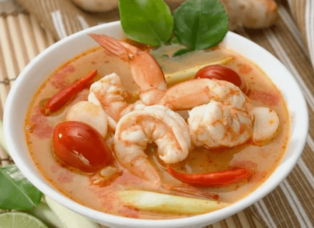Juha Tom Yam con camarones